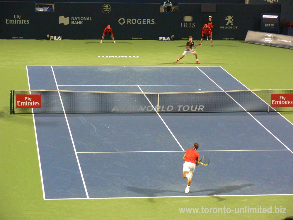Rafael Nadal serving to Stan Wawrinka on the Centre Court August 9, 2018  Rogers Cup Toronto