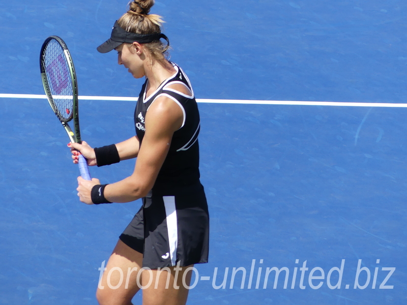 National Bank Open 2022 Toronto - Singles Final - Beatriz HADDAD MAIA preparing to serve