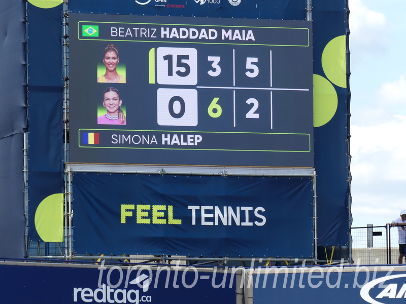 Scoreboard with Beatriz HADDAD MAIA BRA Vs.[15] Simona HALEP ROU 