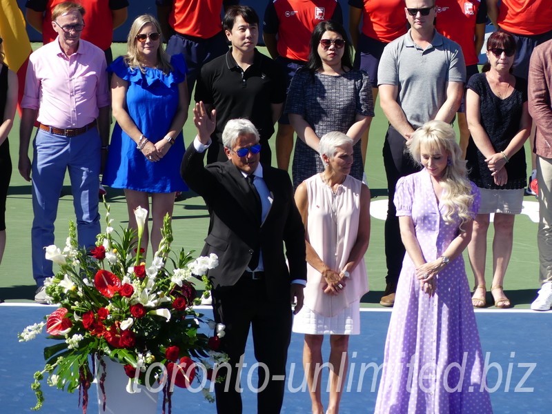 National Bank Open 2022 Toronto - Singles Final with Trophies presentation with Karl Hale waving his hand