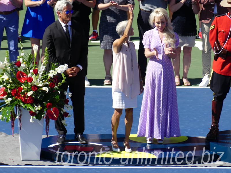 National Bank Open 2022 Toronto - Singles Final with Trophies presentation and Lucie Blanchet of National Bank raising hand