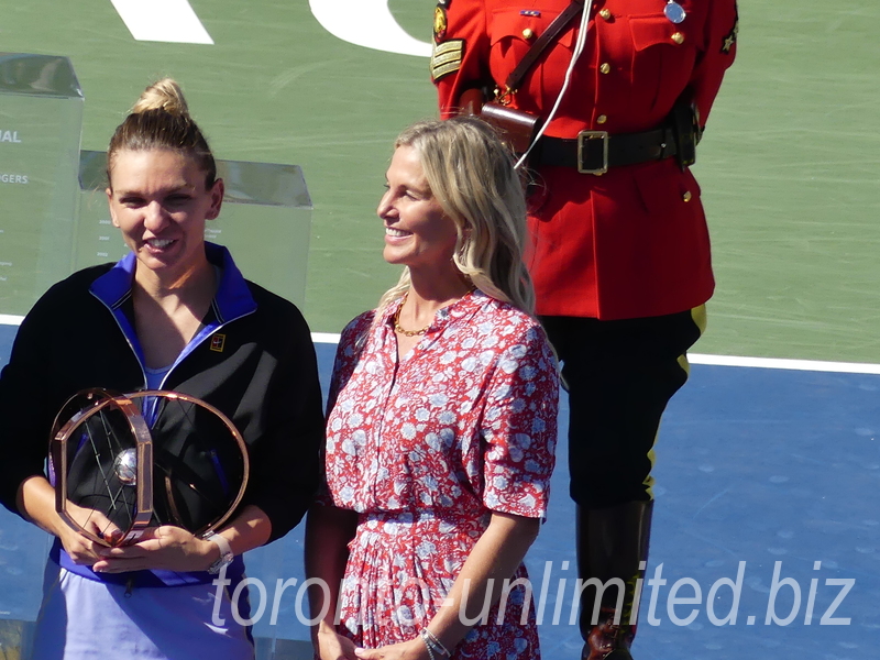 National Bank Open 2022 Toronto - Simona Halep with Jennifer Bishop