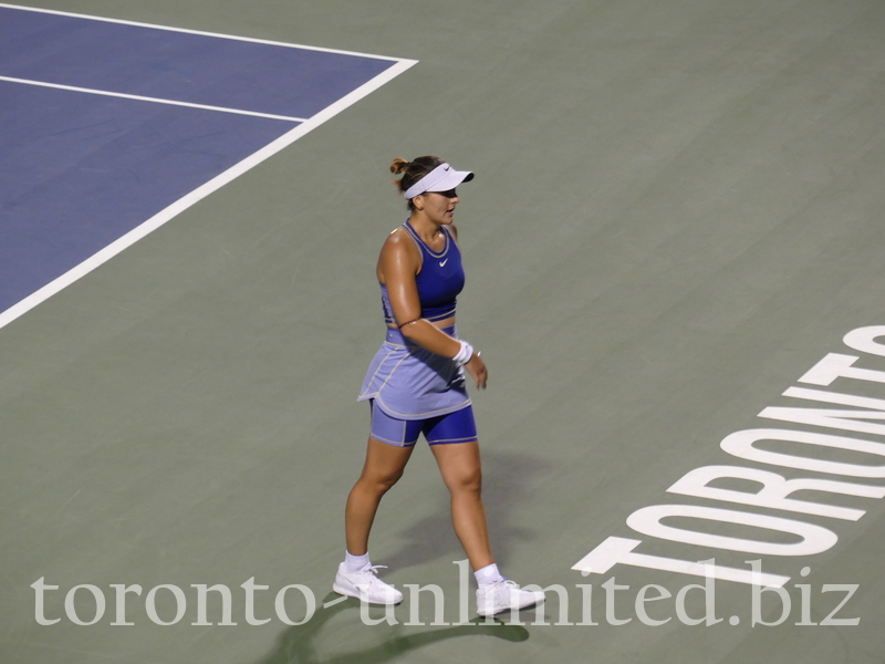 Bianca Andreescu walking on Stadium Court during her match against Daria Kasatkina August 9, 2022 