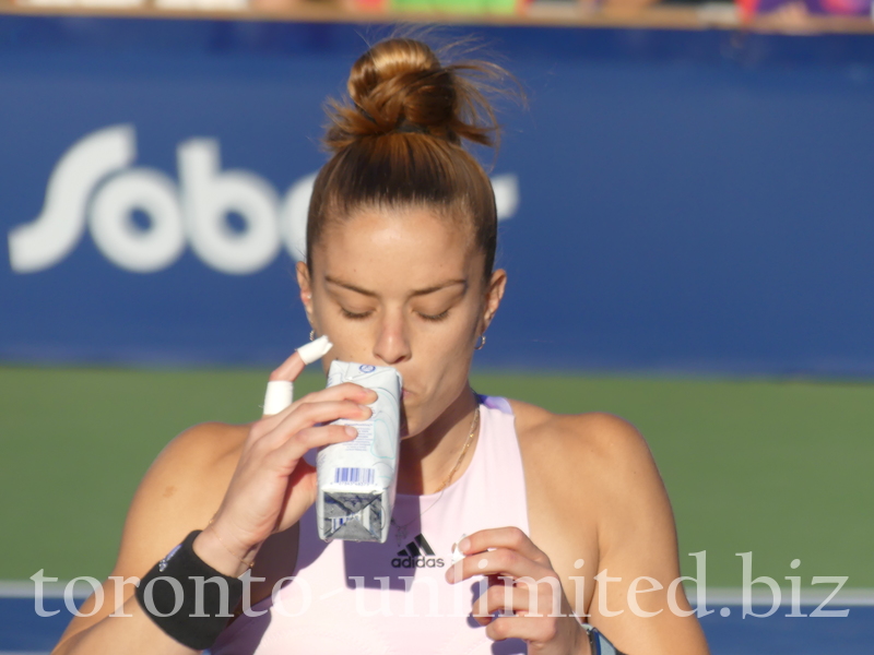 Maria SAKKARI GRE on NATIONAL BANK GRANDSTAND taking a sip of water Thursday, August 11, 2022