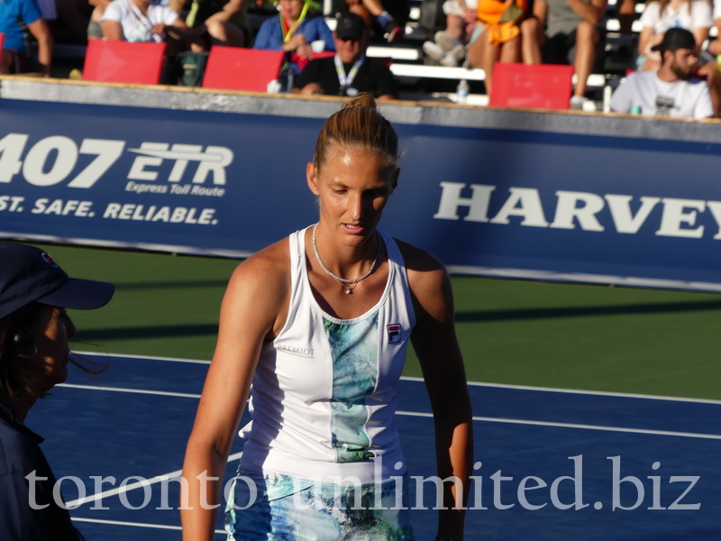 Concentrated Karolina Pliskova on NATIONAL BANK GRANDSTAND Thursday, August 11, 2022   