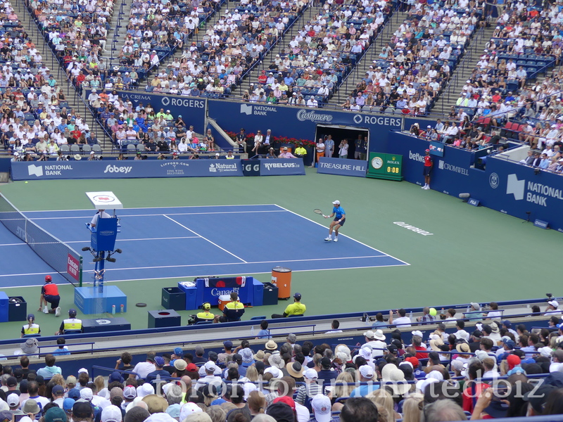 Alex DE MINAUR is playing on Centre Court