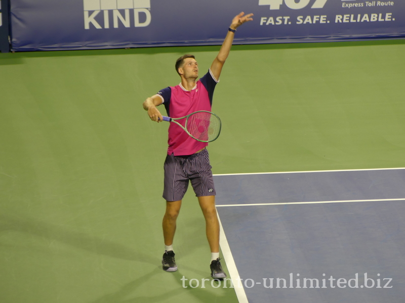 Hubert HURKACZ (POL) [15]  to serve Carlos Alcaraz (ESP) [1]