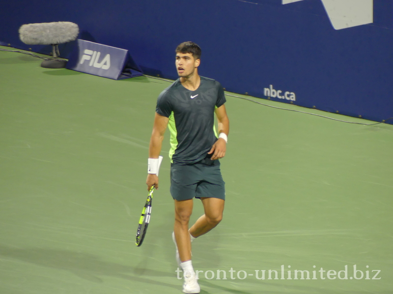 Carlos ALCARAZ (ESP) [1] on Centre Court playing Hubert HURKACZ [15]