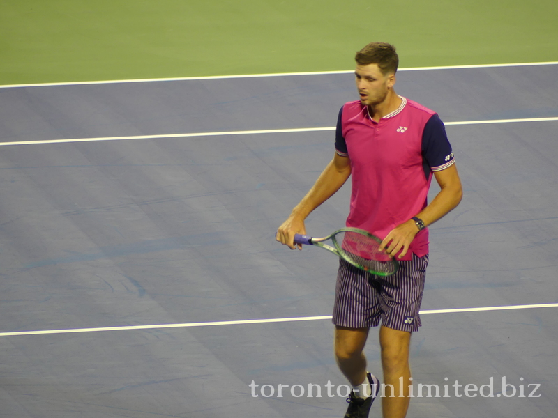 Hubert HURKACZ (POL) [15]   walking Centre Court 10 August 2023