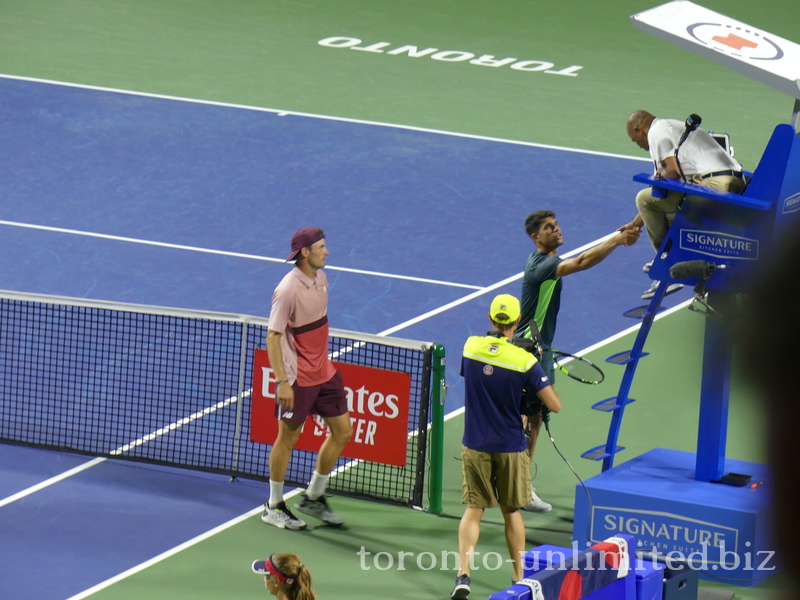 Carlos ALCARAZ (ESP) [1] shaking hand with the umpire 11 August 2023 National Bank Open 