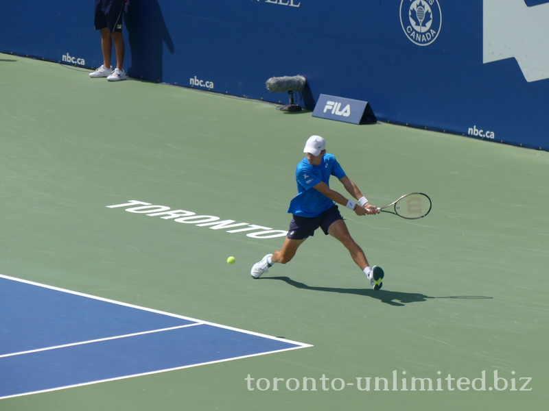 Alex DE MINAUR (AUS) to return the ball 12 August 2023