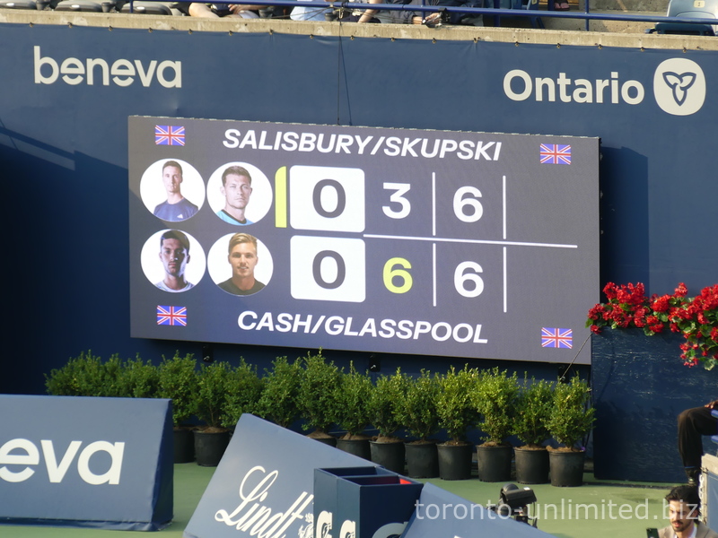 Scoreboard showing the incoming tiebreaker in the second set