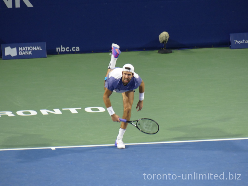 Karen Khachanov's body in a serve against Ben Shelton, the NBO 2025 Toronto, August 7, 2025