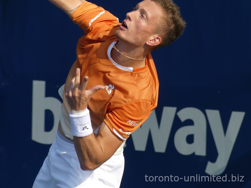 Jiri Lehecka (CZE) is finishing his serve to Mackenzie McDonald (USA), July 30, 2025, NBO 2025 Toronto.