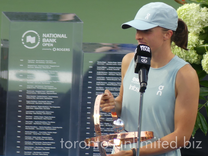 NBO 2026 Champion Iga Swiatek with her Trophy talking to the public