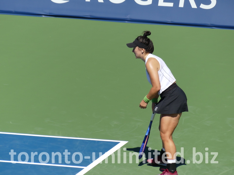 Canadian Champion Bianca ANDRESCU plays with Nikola BARTUNKOVA. 