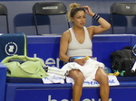 Renata Zarazua also snacks during the change-over break.