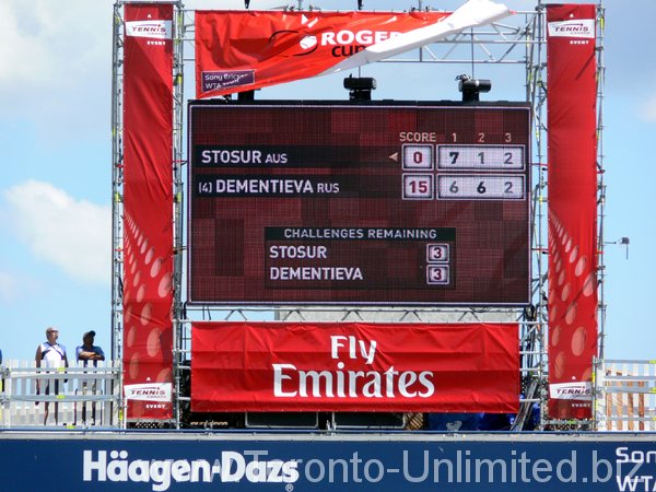 Scoreboard, Rexall Centre, Stosur, Dementieva; 7 : 6, 1 : 6, 2 : 2 in third set.