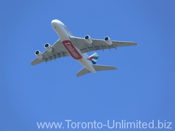 Emirates Day. Airbus a380 approaching Staium Court.