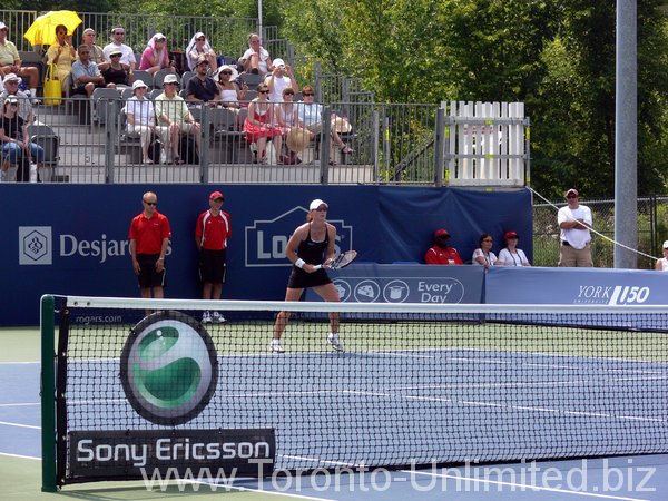 Samntha Stosur against Heidei El Tabakh of Canada.