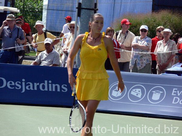 Jelena Jankovic playing Patty Schnyder.