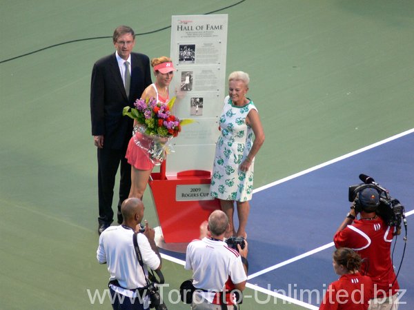 Monica Seles being inducted to Canadian Tennis Hall of Fame.