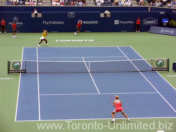 Elena Dementieva and Serena Williams on Stadium Court.