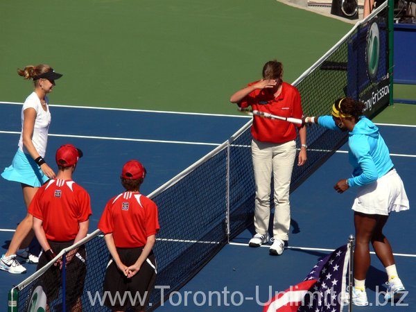 Coin toss, Serena Williams and Lucie Safarova, Stadium Court, Rogers Cup 2009.