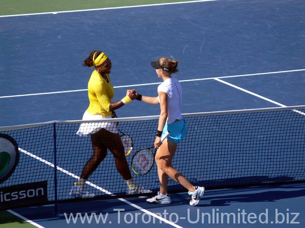 Shake hands Serena Williams and Lucie Safarova.
