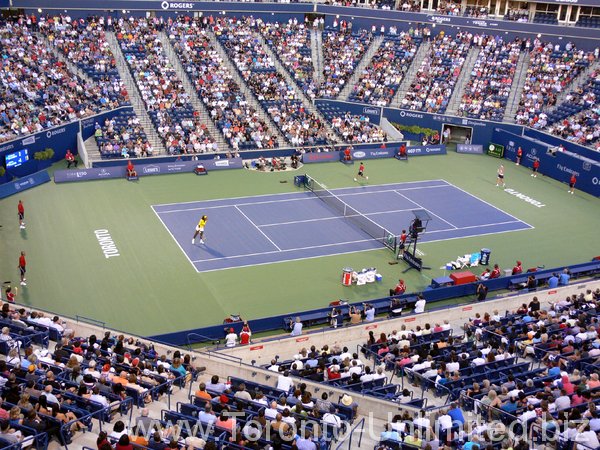 Serena Williams playing Yaroslava Shvedova on Stadium Court, 19 August 2009, Rogers Cup 2009.