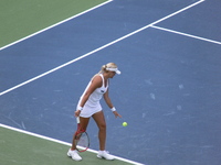 Aleksandra Wozniak of Canada, serve.