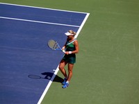 Sybille Bammer playing Maria Sharapova, 19 August 2009.