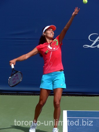 Ana Ivanovic on practice court Rogers Cup 2011.