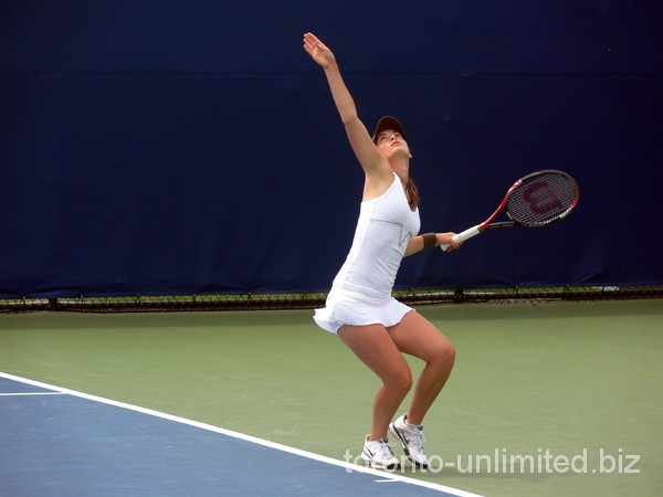 Serve of Iveta Benesova playing Marjana Lucic.