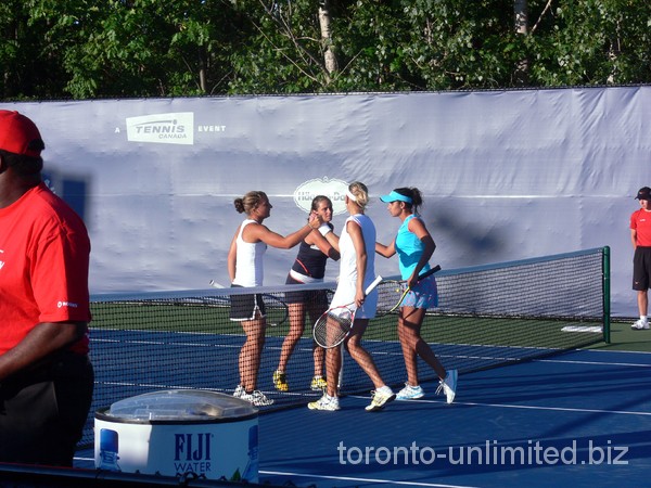 Mirza and Vesnina against Errani and Vinci