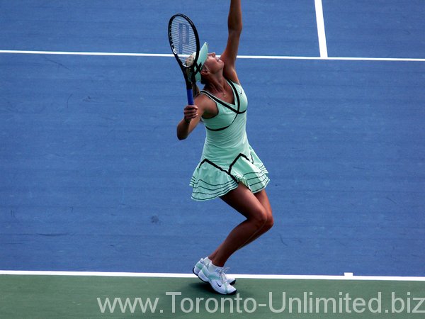 Maria Sharapova with nice serve.