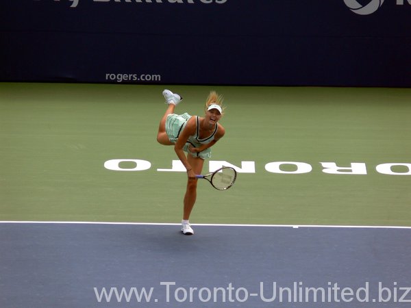 Maria Sharapova in a nice serve.