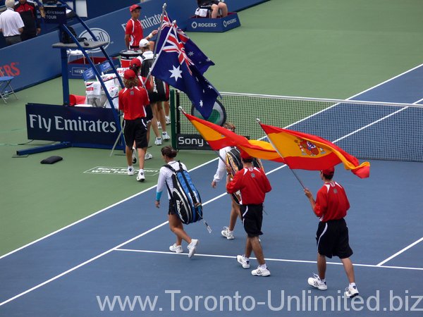 Doubles final Rogers Cup 2009, Spanish team coming to Centre Court.