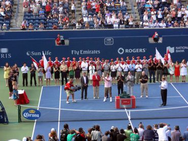 Rogers Cup 2010 Finals - Federer speaking in the Closing Ceremony