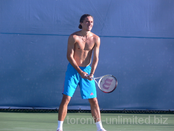 Shirtless Alexandr Dolgopolov Ukraine in practice August 6, 2012 Rogers Cup.