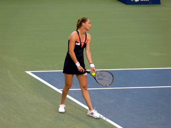 Magdalena Rybarikova (SVK) serving to Serena Williams (USA) August 9, 2013 Rogers Cup 2013 Toronto