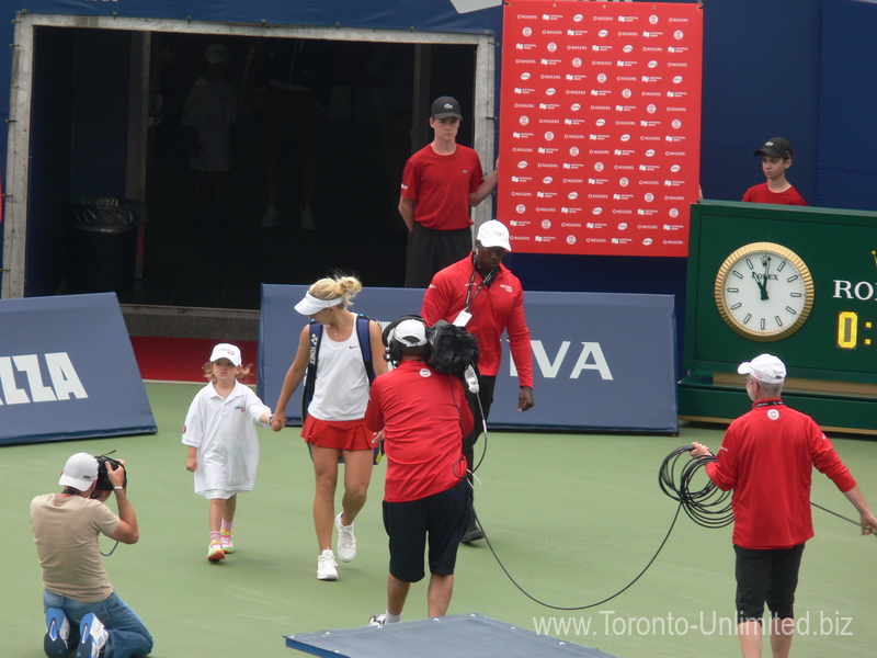 Daria Gavrilova (RUS) is coming to Centre Court play Lucie Safarova 12 August 2015 Rogers Cup in Toronto