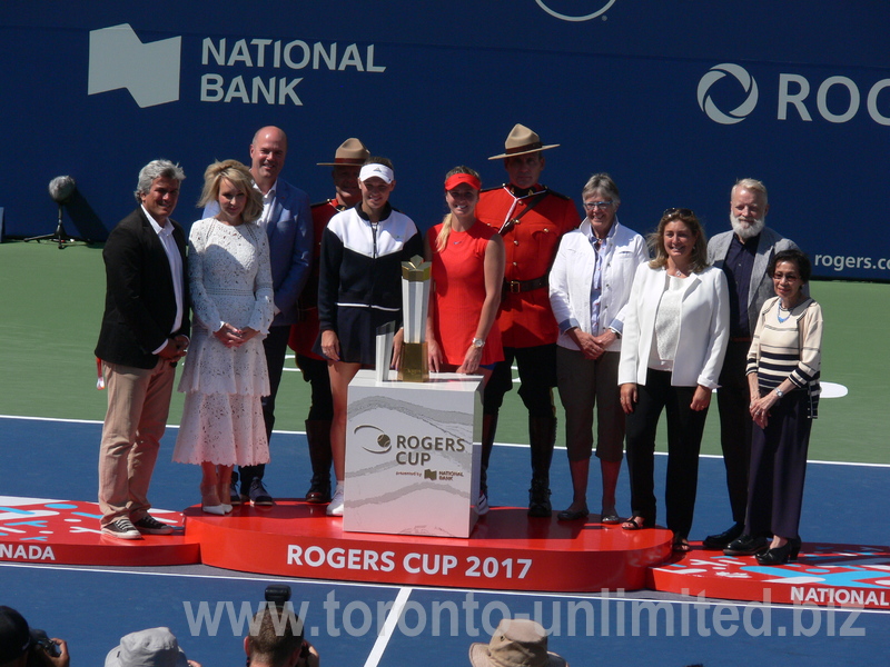 Rogers Cup 2017 Award Ceremony with Elena Svitolina, Caroline Wozniacki, Karl Hale, Suzan Rogers, Marten Gagnon, Dr. penny Ballem, Julia Orlandi, Glenn Pushelberg, Helena Leong !