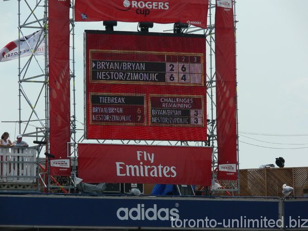 Scoreboard 7:6 Nestor Zimjonic in Tiebreak.