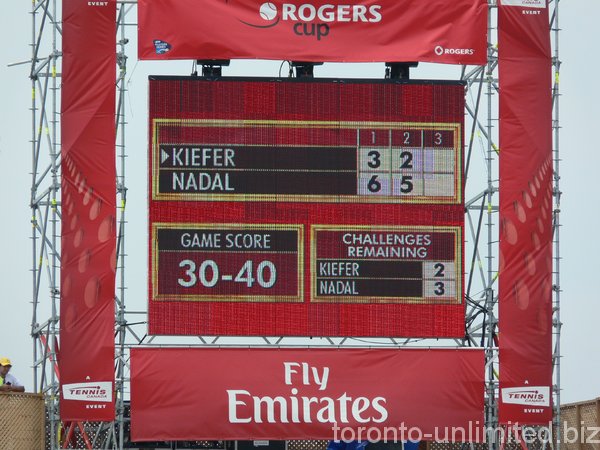 Scoreboard shows Nadal 5 : 2 in Rogers Cuo Finals.