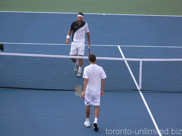 Nicolas Kiefer defeated Gilles Simon in semifinale match.